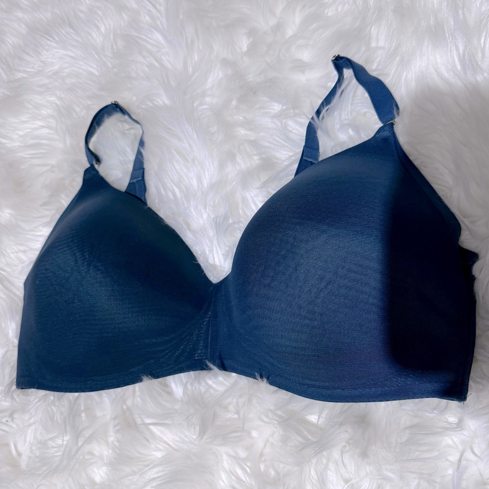 La vie en rose navy wireless bra size 42DD‎